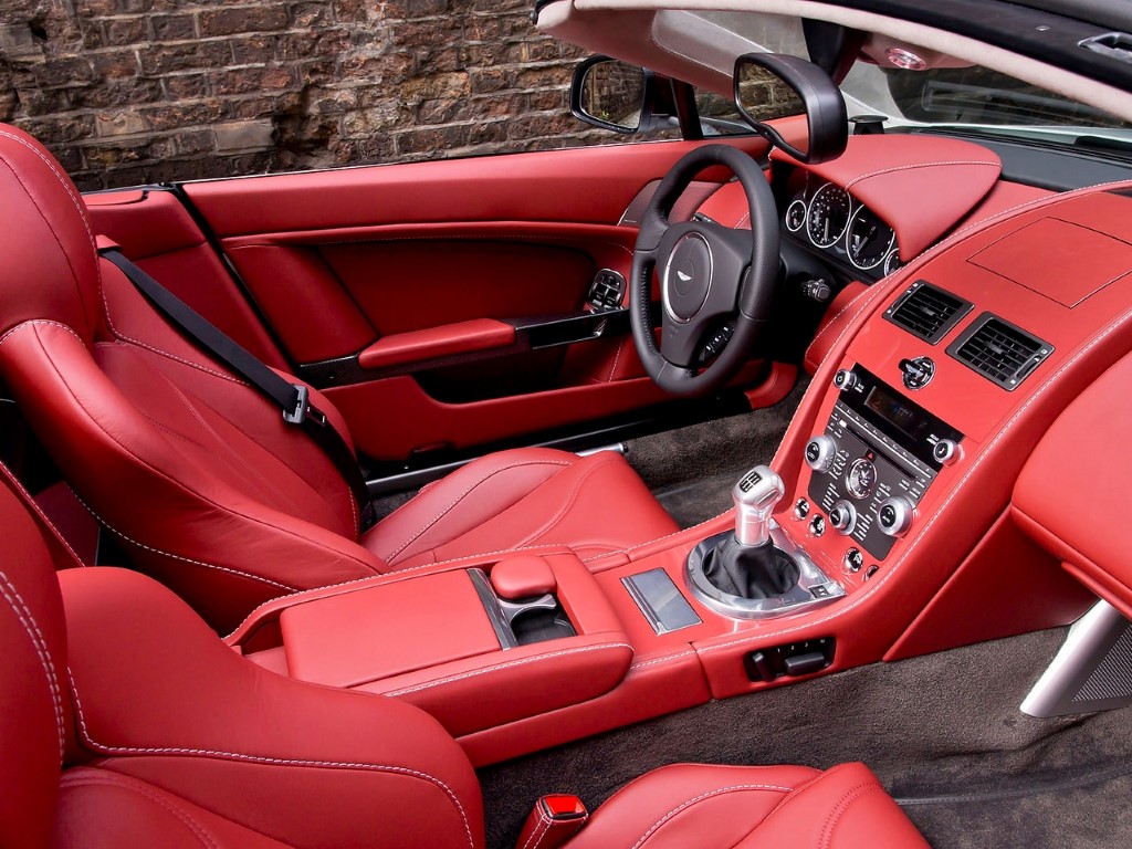 Aston Martin Vantage V12 Roadster (Manual)